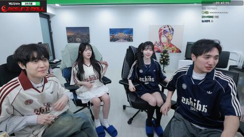 야바 - [클립]소희가 선물한 유니폼으로 의첸한 코소희X임스카 커플