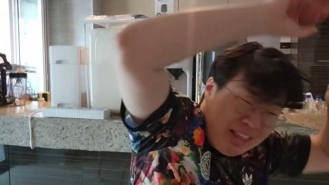 야바 - [클립]오리) 태어나서 여자한테 가방 첨 선물 받아 봐 / 봉준) ...