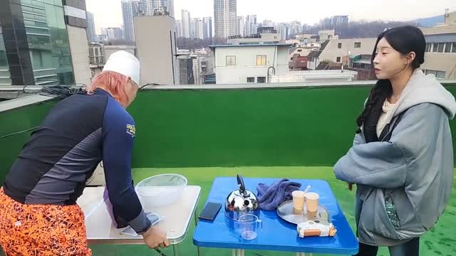 블루팀-물컵에 물채우기 (두돈반 VS 도희)