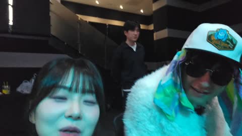 킴수니 - 안예슬:안 더워요? /한둬얼:더워요 ㅋㅋㅋ