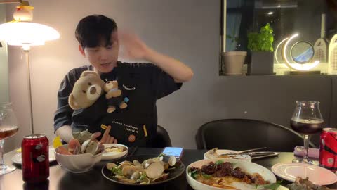 주륵주륵르르 - [클립]곰돌이들과 방종인사하는 김민교 미오탱